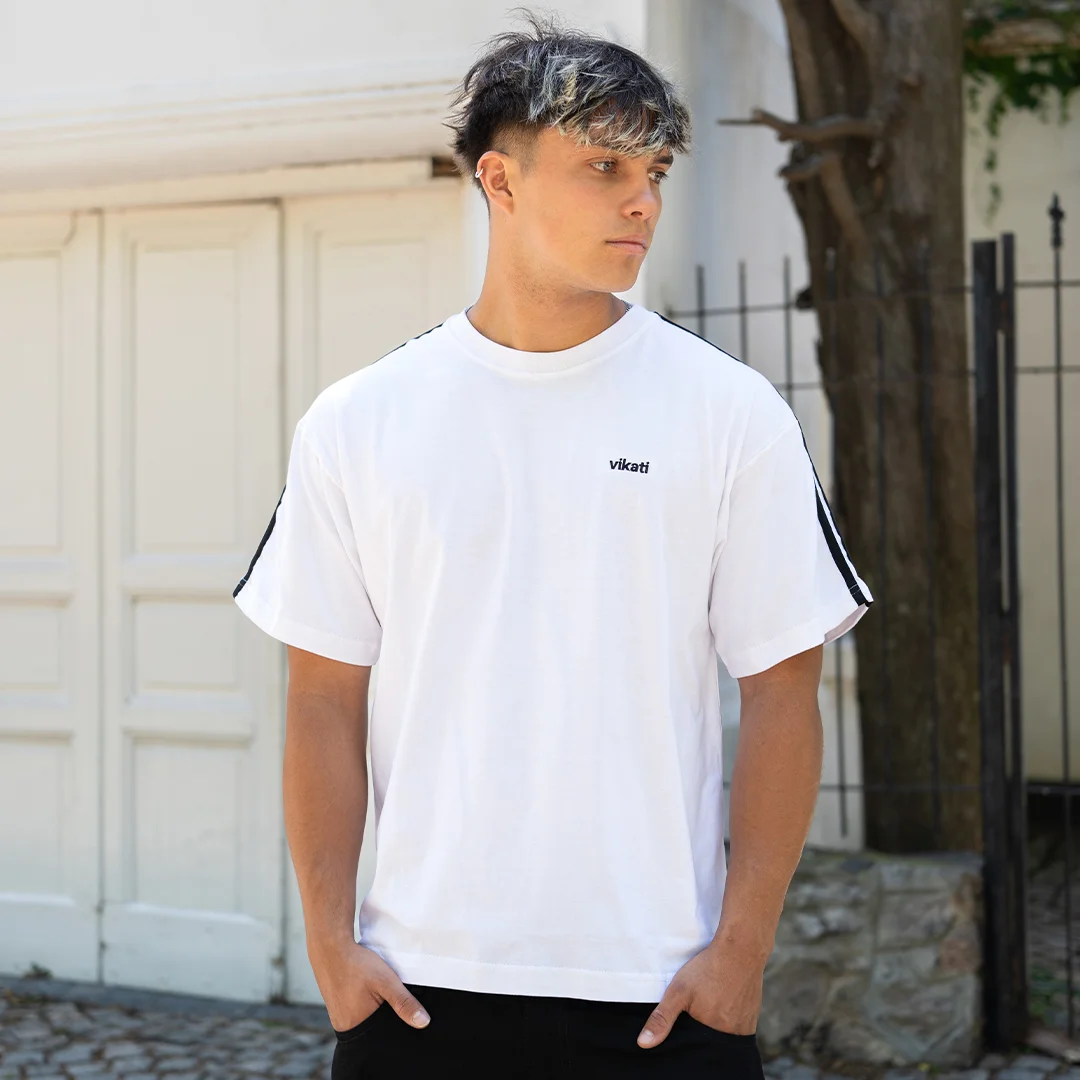 Remera Lines Blanca y Negra