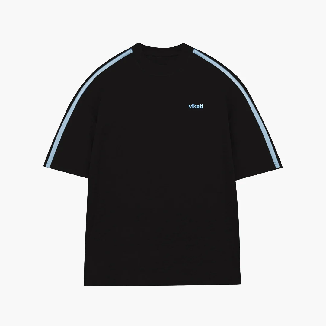 Remera Lines Negra y Celeste