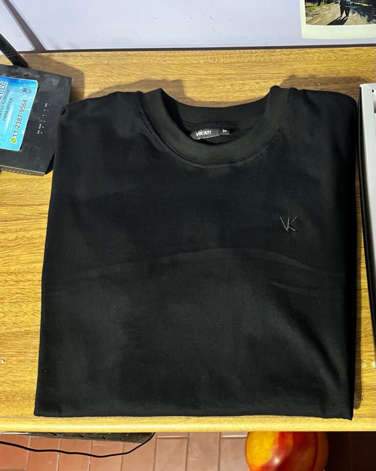 Remera Slim Fit Negra photo review